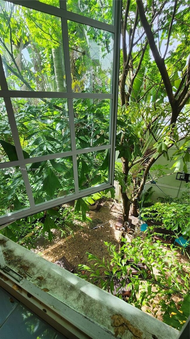 Building Photo - 400 Meridian Ave