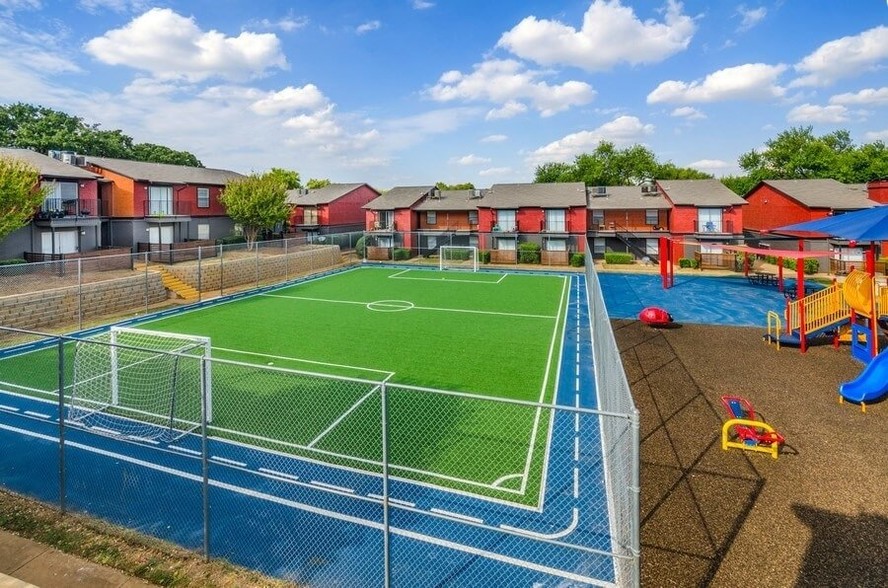 Soccer Field & Playground - The Pointe at Fair Oaks