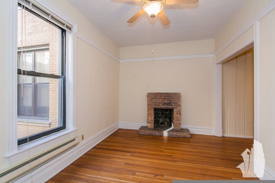 Building Photo - 1226 N Dearborn St