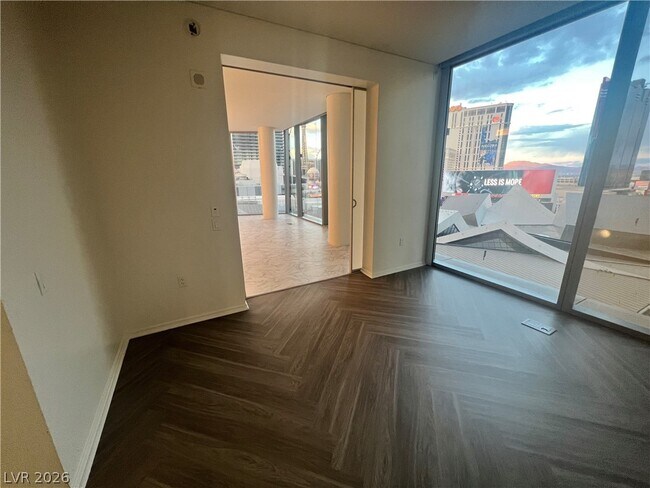 Building Photo - 3726 S Las Vegas Blvd