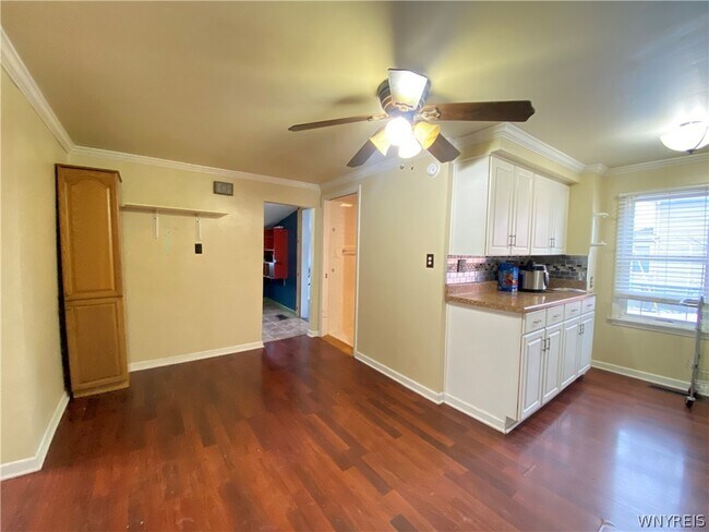 Building Photo - 3 Glenwood Ave