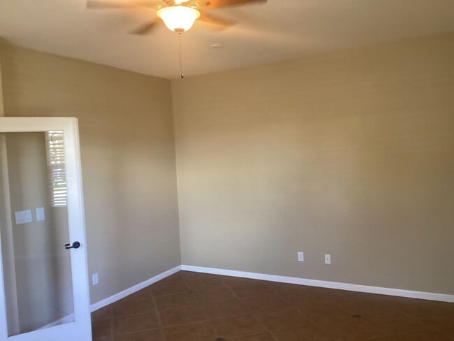 Building Photo - Beautiful Large Two Story Home is Centrall...