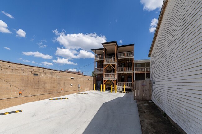 Building Photo - 3233A Morgan Ford Rd