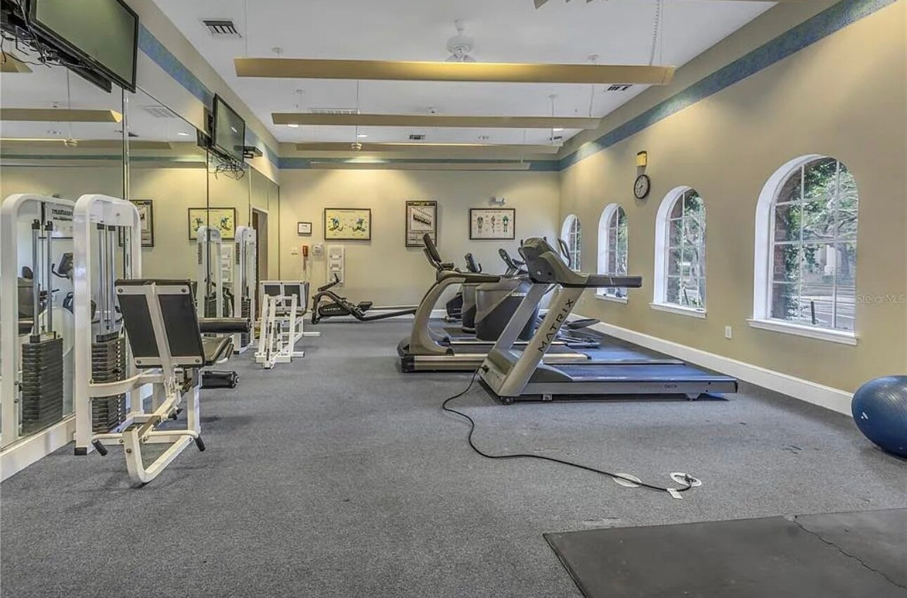 Building Photo - 501 Knights Run Ave