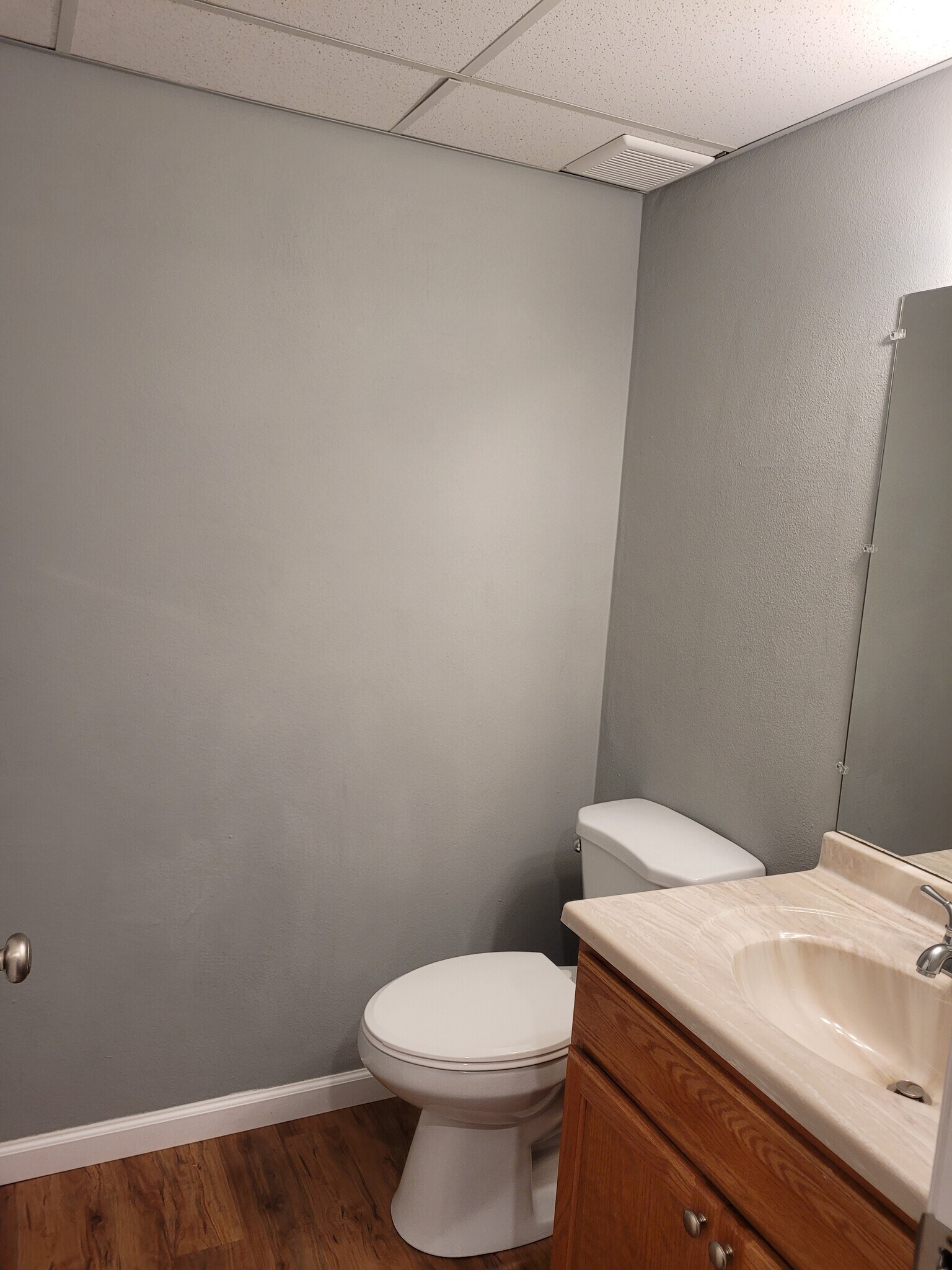 Building Photo - 8 Peartree Ln