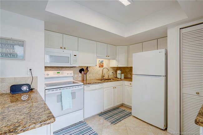 Primary Photo - 2400 S Ocean Dr