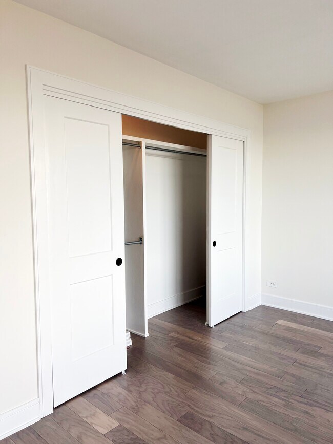 Building Photo - 1550 N Lake Shore Dr