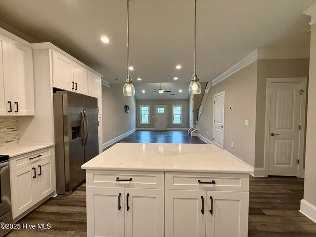 Building Photo - 204 Backspin Ln