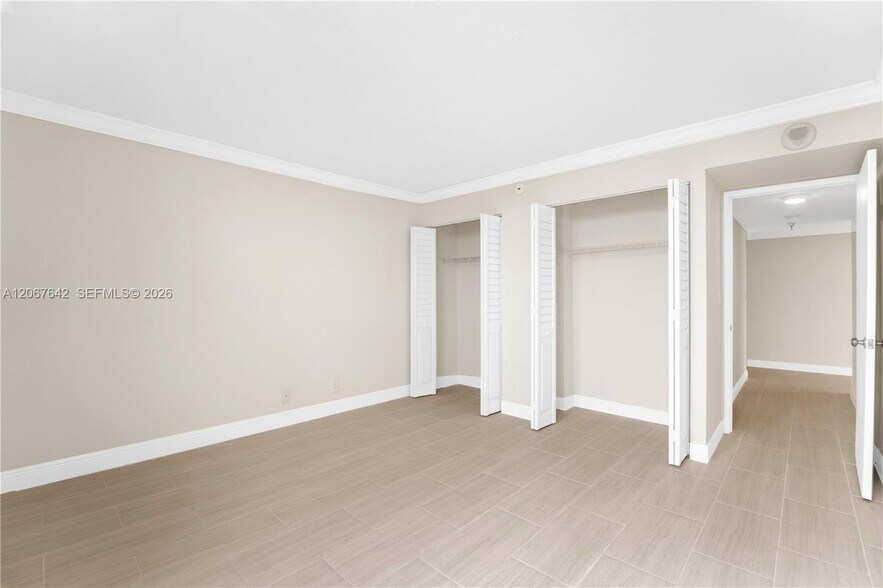 Building Photo - 290 174th St