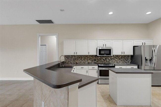 Building Photo - 11011 Hyacinth Pl