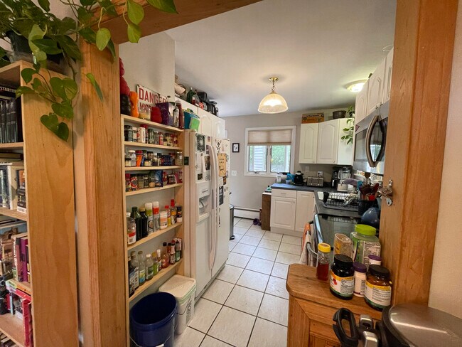 Kitchen - 62 Pine St