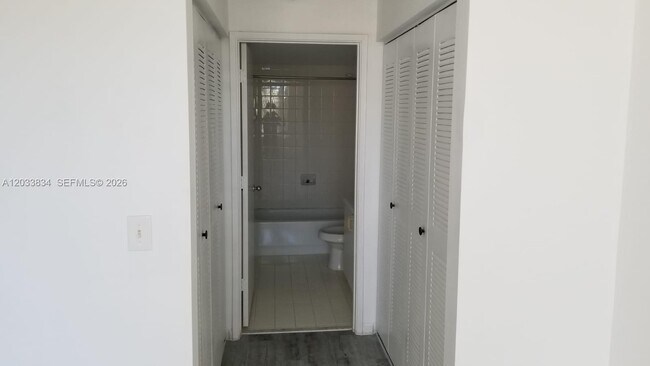 Building Photo - 7856 Sonoma Springs Cir