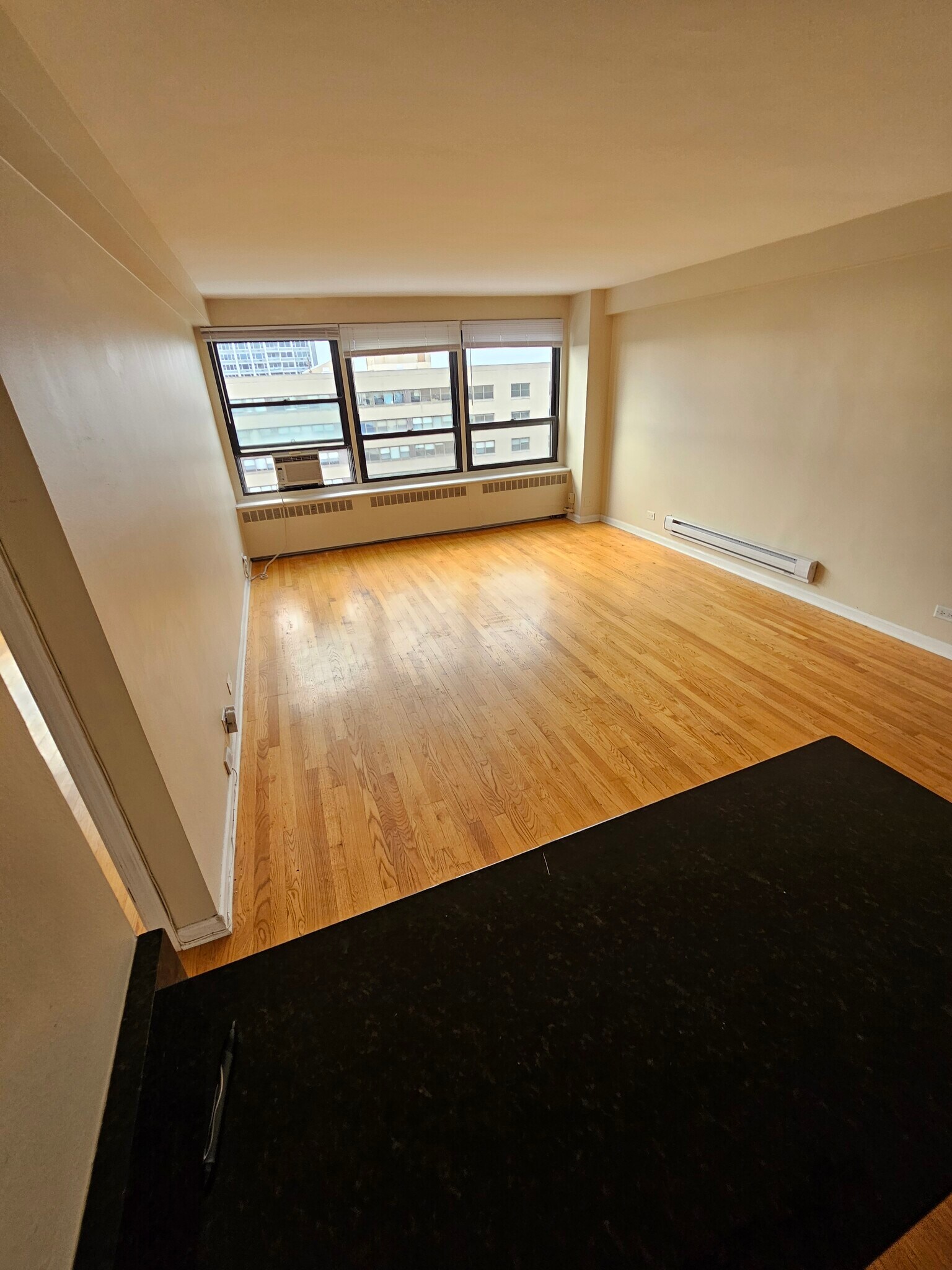Building Photo - 652 W Gordon Ter
