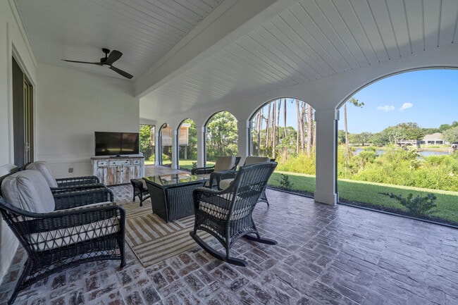 Building Photo - 160 Grand Flora Way