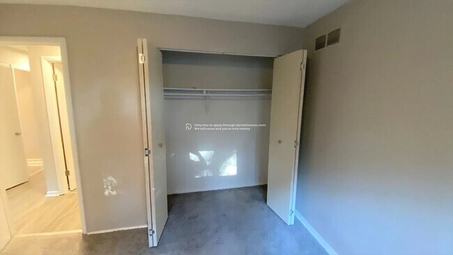 Building Photo - 7700 E 108 Terrace