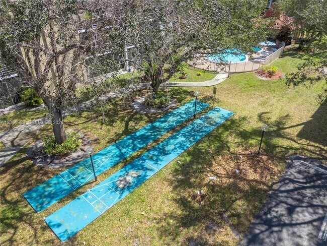 Building Photo - 3551 Inverrary Dr