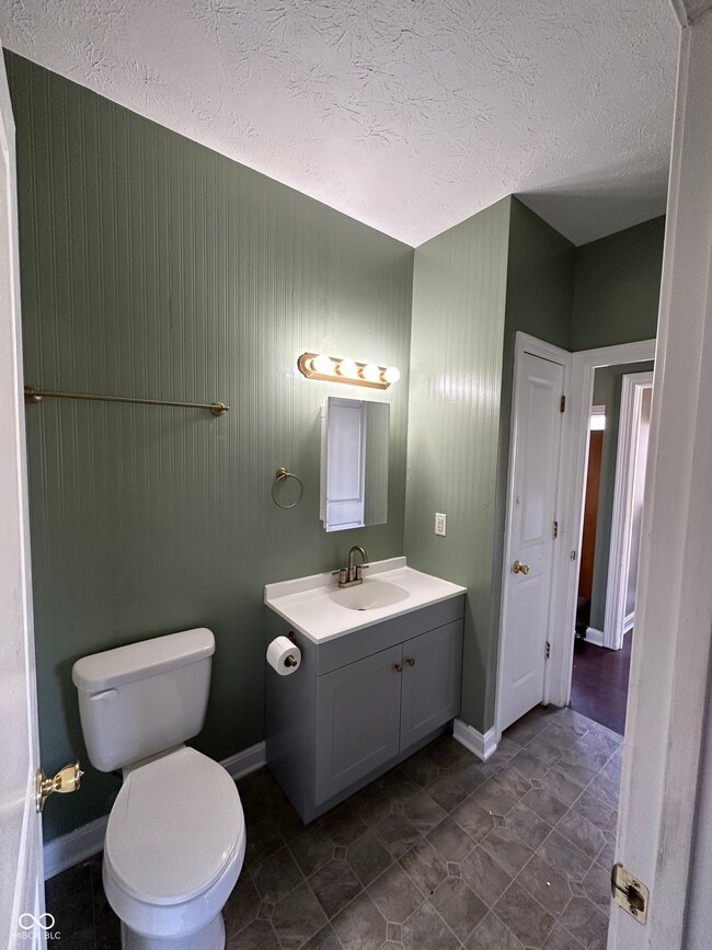 Building Photo - 549 N Belmont Ave