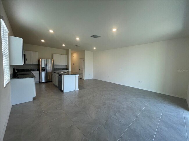 Building Photo - 33078 Major Oak Dr
