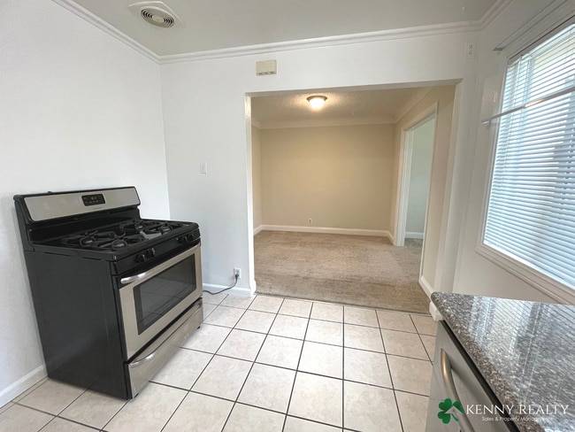 Building Photo - Two Bedroom Home in South San Francisco Ne...