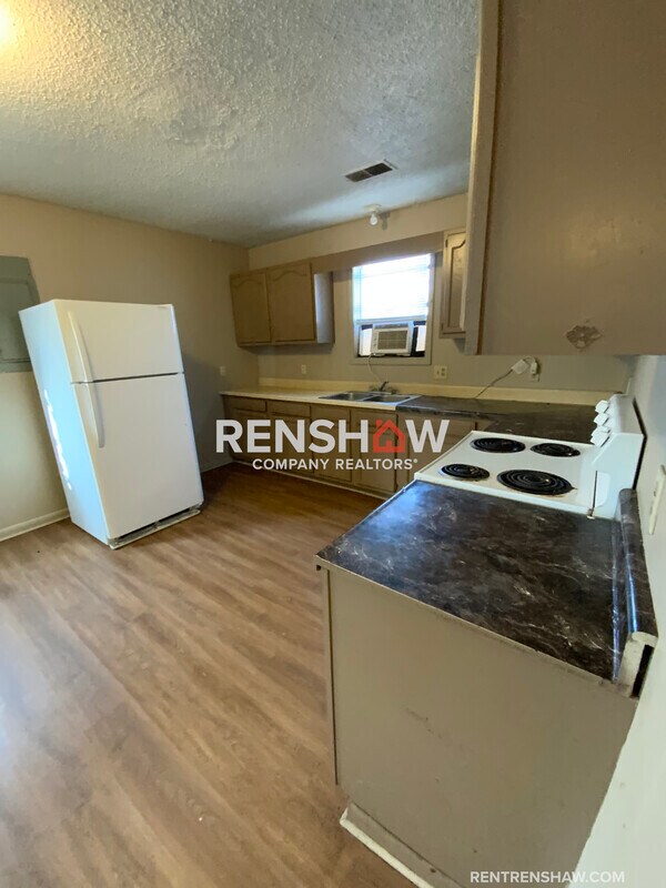 Building Photo - 320 Harton Ave