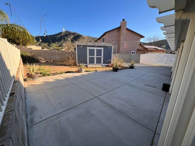 Building Photo - Rockridge Ln