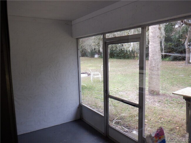 Building Photo - 923 E Turner Camp Rd