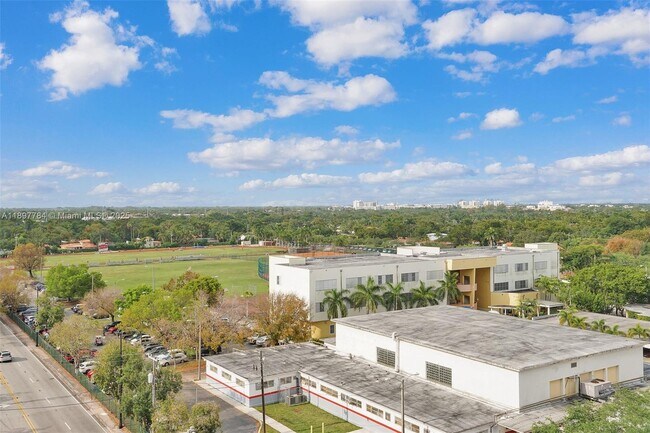 Building Photo - 301 Altara Ave