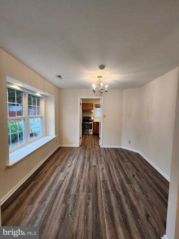 Building Photo - 12 Pondview Ct