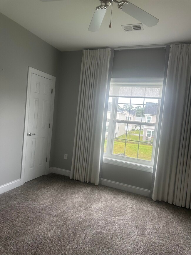 Building Photo - 4140 Hibiscus Dr