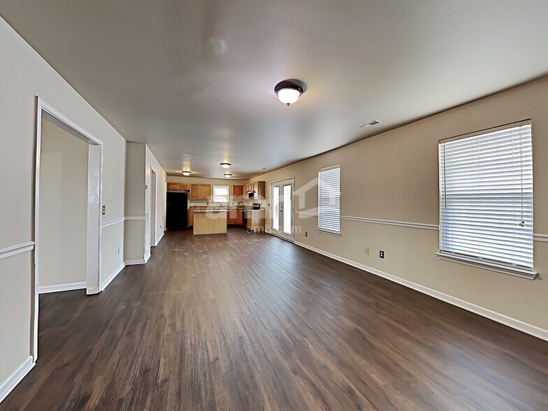 Building Photo - 1616 Harrison Way