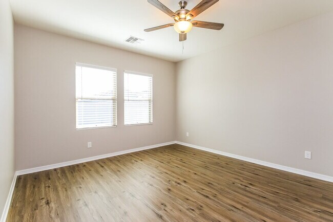 Building Photo - 4611 W Foldwing Dr