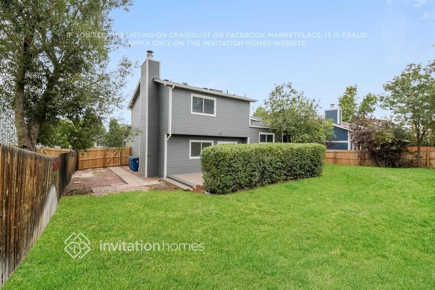 Building Photo - 18233 E Berry Dr
