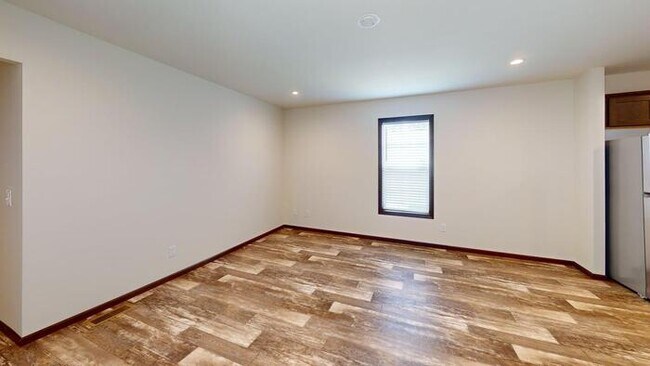 Building Photo - 109 American Ave