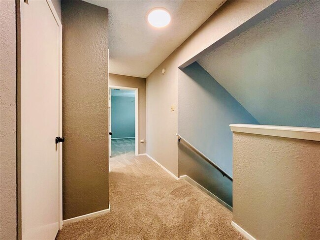 Building Photo - 7613 Navarro Pl