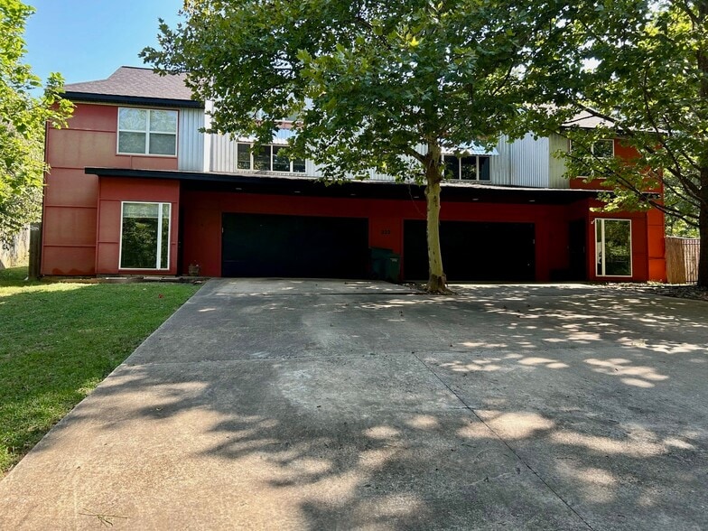 Building Photo - 322 E Huntsville Rd