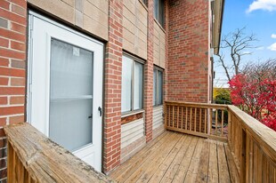 Building Photo - 20 Henderson Dr