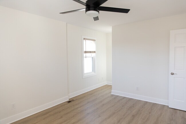 Building Photo - 713 Stevens St