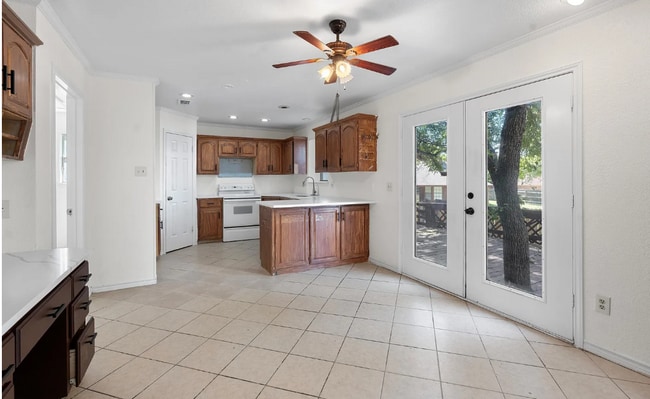 Building Photo - 1800 Mountain View Ct