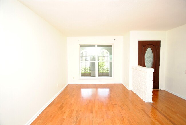 Building Photo - 11511 Creekhurst Dr