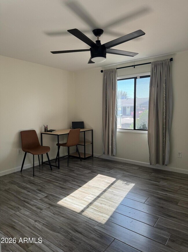 Building Photo - 3756 E Pershing Ave