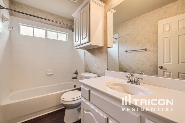 Building Photo - 5001 Pallas Ct