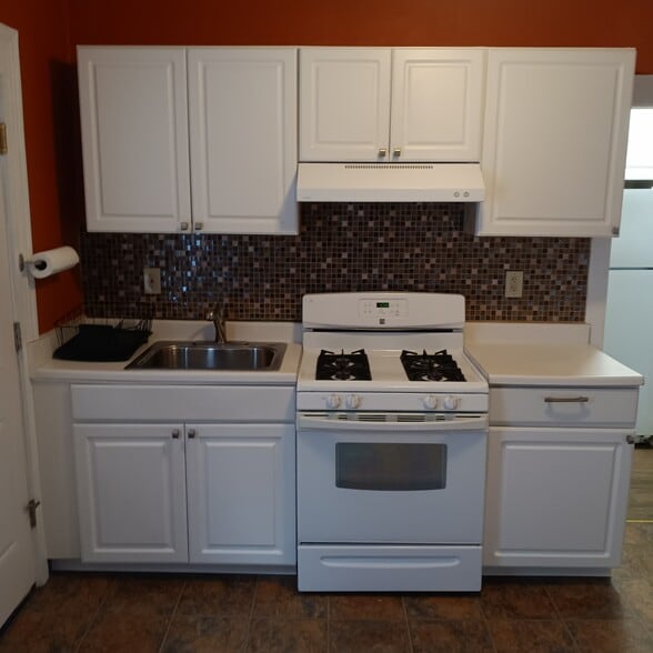 Kitchen - 720 E 2nd Ave
