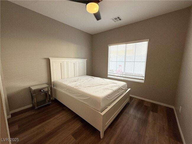 Building Photo - 525 Mossy Cup St