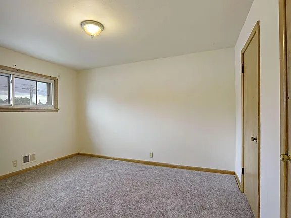 Building Photo - 6823 W Wedgewood Dr
