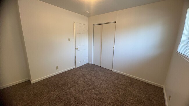 Building Photo - 1911 Celeste Ct