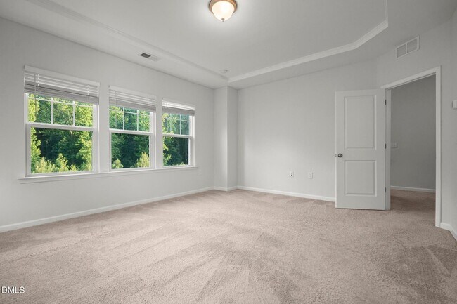 Building Photo - 229 Daisy Grove Ln