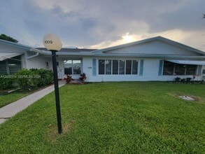 Building Photo - 1009 NW 88th Ave