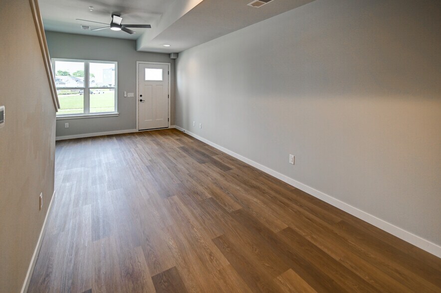 Building Photo - 2908 Radicchio Dr