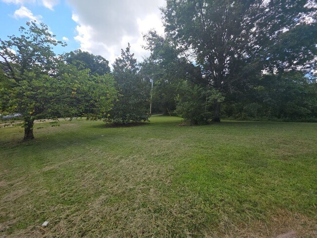 Building Photo - Spacious 4-Bedroom Home in Baxter with Large Yard, Hardwood Floors & Outdoor Shed