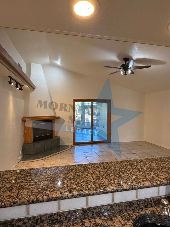 Building Photo - 4 bedroom, 4 bath house - Must see landscaping!